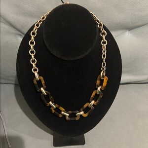 Elegant Tortoiseshell and Gold Chain Necklace
